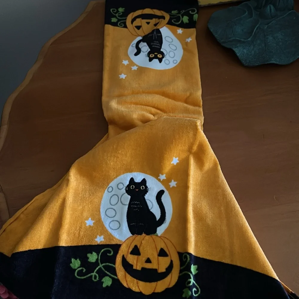 N/A festive towel